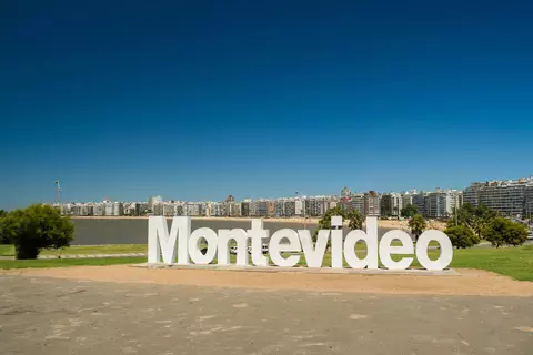 Pacote - Montevidéu (Uruguai) - Voo + Hotel - 2025