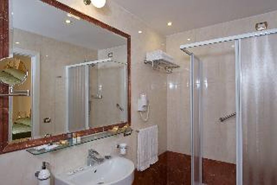 photo-0