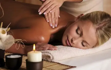 Esfoliação corporal tradicional Artemis Hamam e massagem com óleo