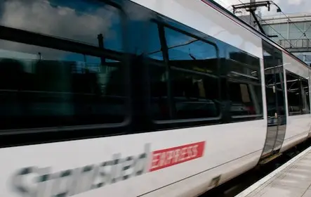 Londres: trem de/para o Aeroporto Stansted de Londres e Liverpool Street