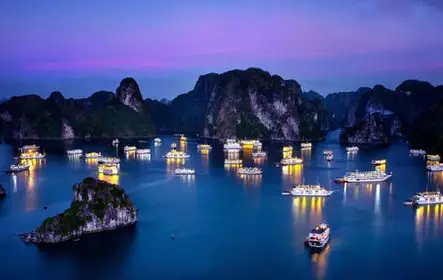 Viaje privado de un día completo desde Hanoi a la bahía de Halong con crucero en barco