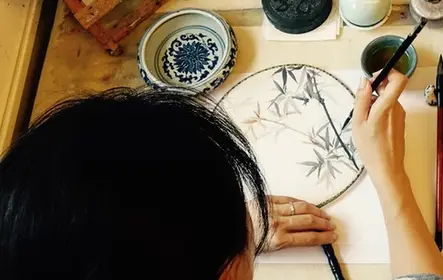 Oficina de pintura em leque chinês