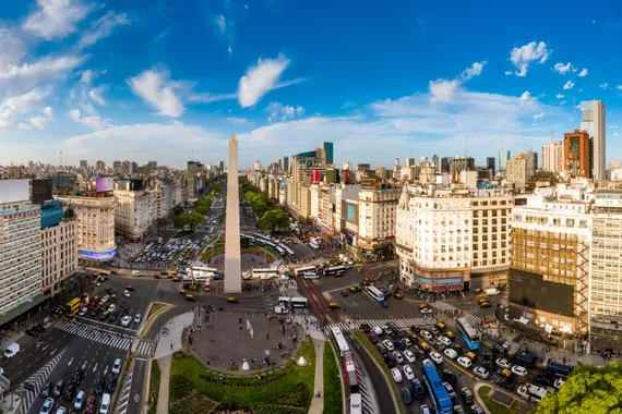 Avenida 9 de Julho e o Obelisco, em Buenos Aires
