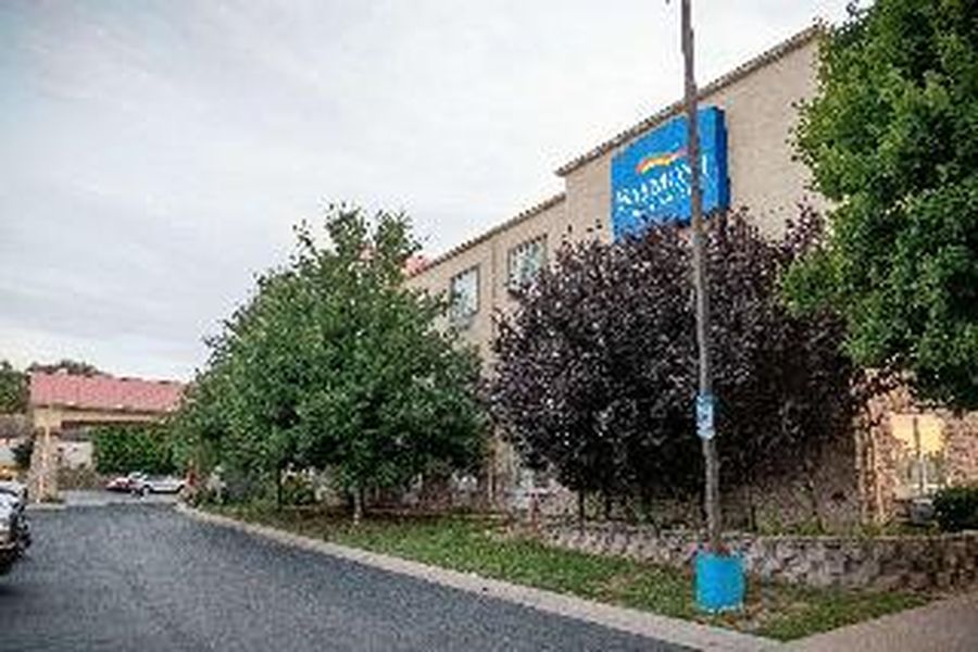photo-1